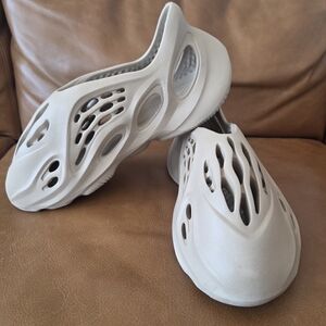 adidas Yeezy Men's Foam Runner Clay Taupe Slip-On Shoes